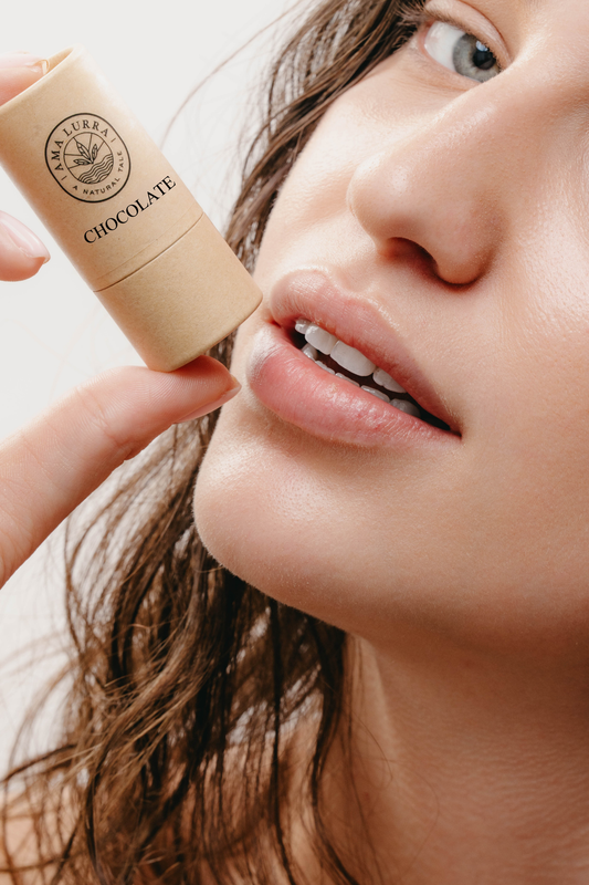 שפתון לחות טבעי חמאת שיאה שוקולד