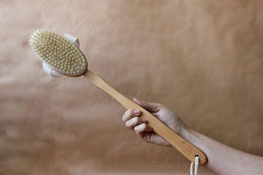 מברשת רחצה מעץ וסיבים טבעיים