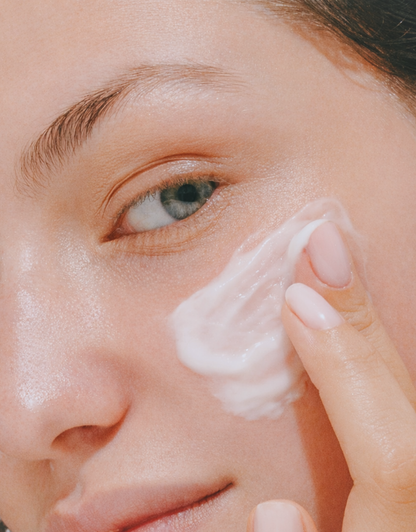 קרם יום לחות והגנה לכל סוגי העור